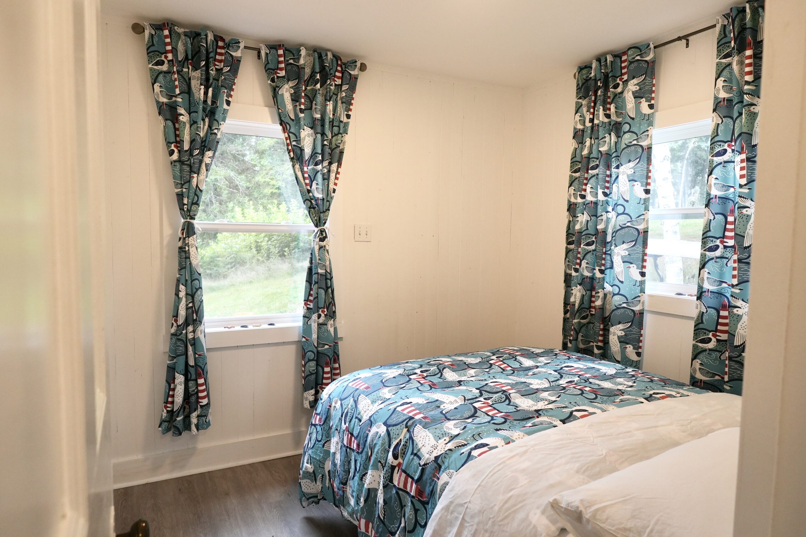 Double Bed Bedroom Window View - The Seagull Room - Mussel Cove Cottage