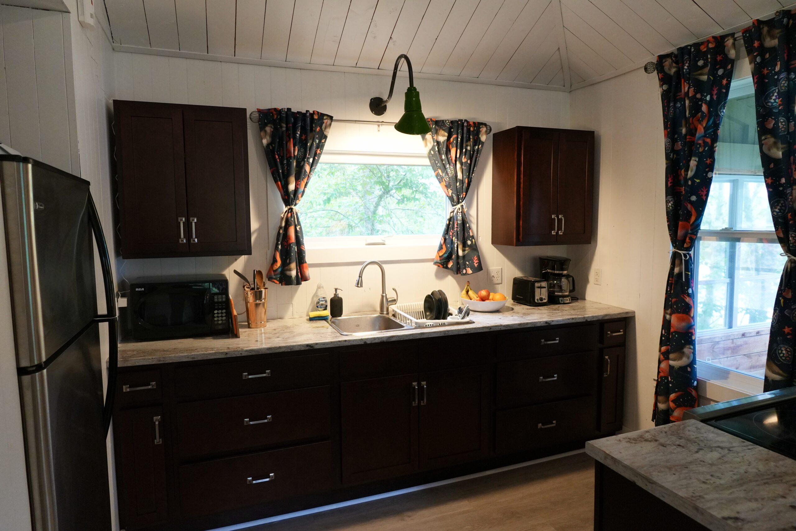 Full Size Kitchen - Mussel Cove Cottage